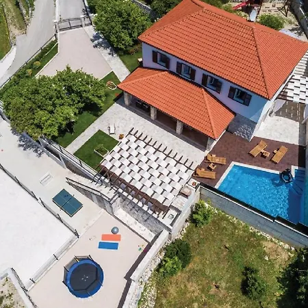 Ucovic * Gruda